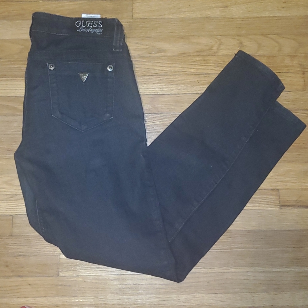 BLACK STYLISH  GUESS Jeans 😍 By guess jeans ~styl skinny ~Size 28 with stretch
